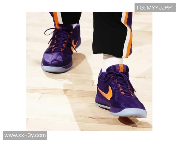 布克分享灵感之作以雪佛兰Impala为主题的独特球鞋Book1亮相